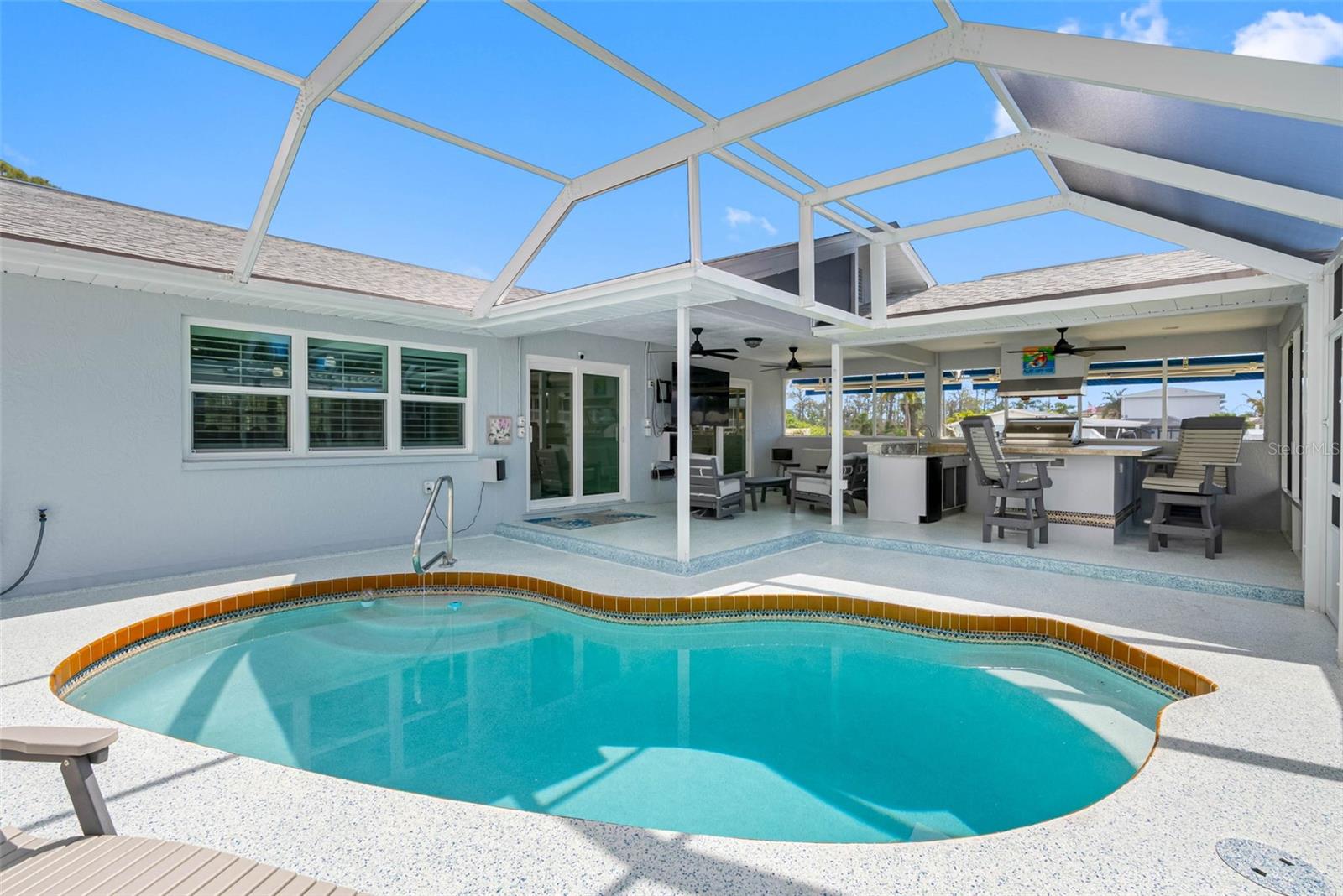 Image 3 of 41 For 9211 Lake Drive