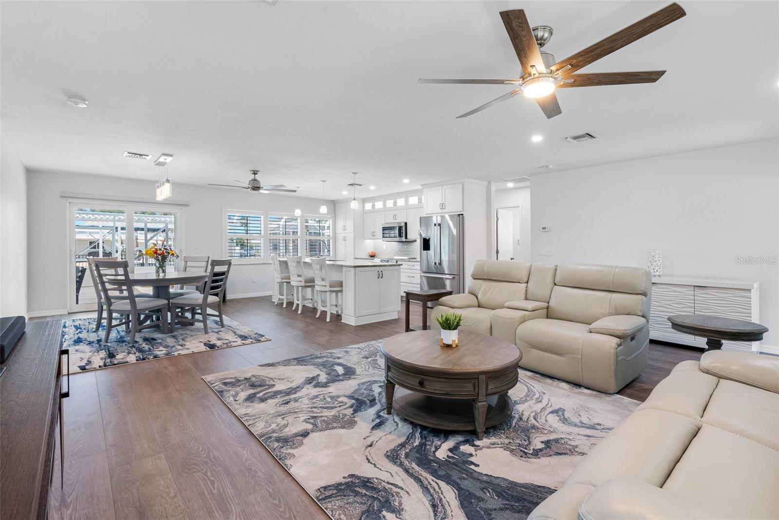 Image 8 of 41 For 9211 Lake Drive