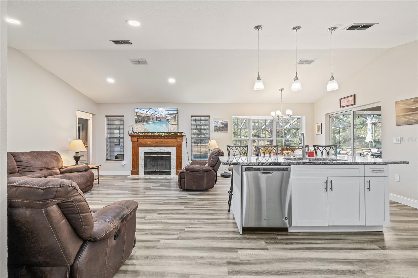 Image 17 of 69 For 1232 Barranca Avenue