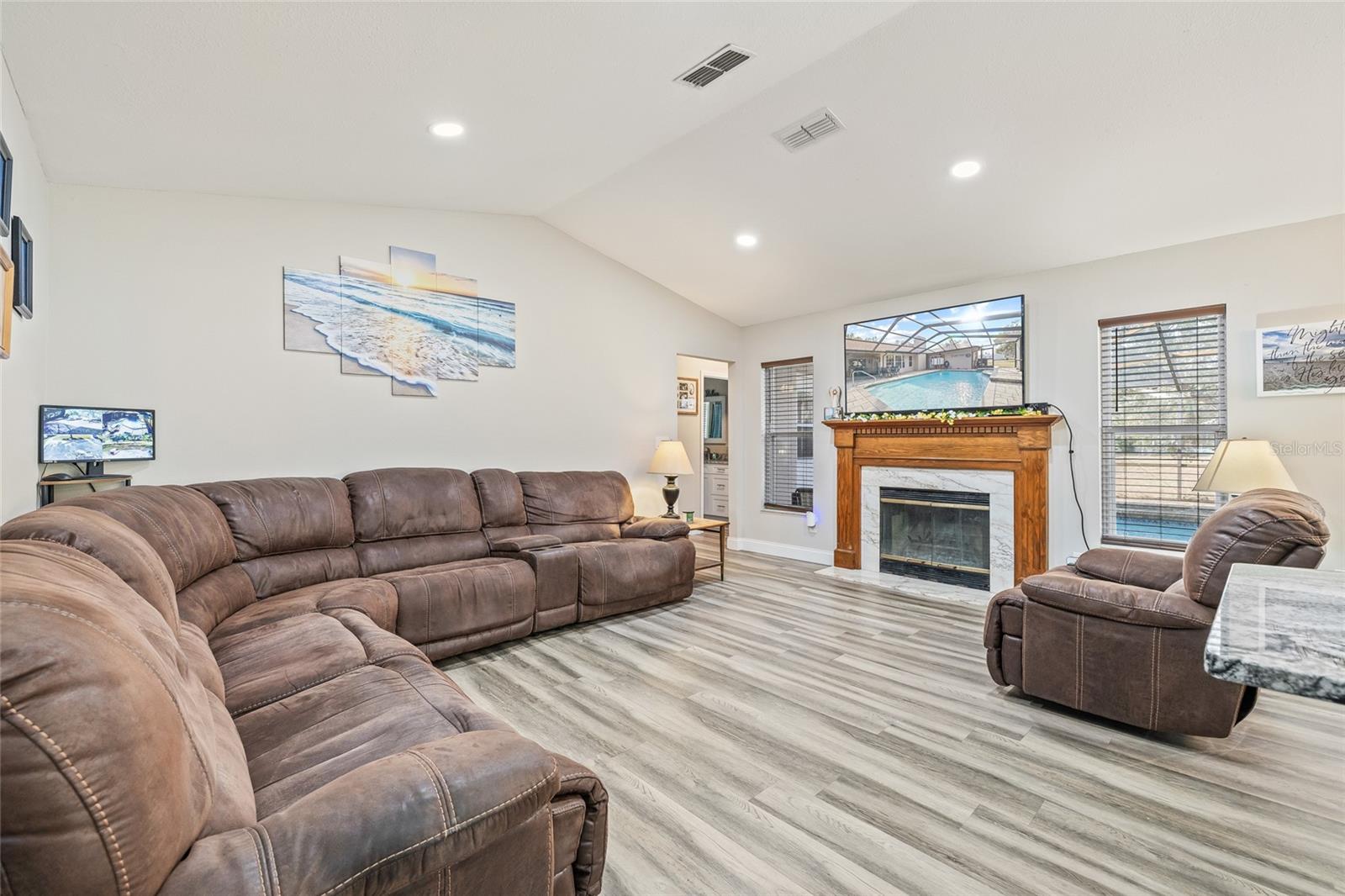 Image 27 of 69 For 1232 Barranca Avenue