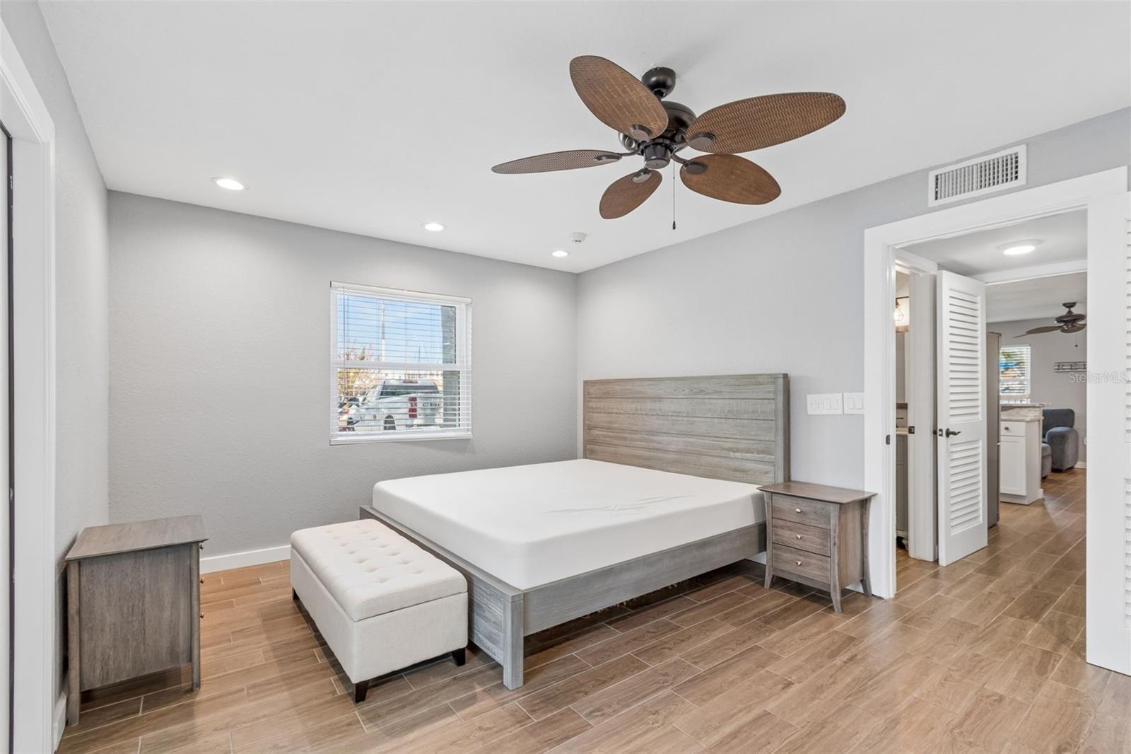 Image 11 of 23 For 4920 38th Way S 101