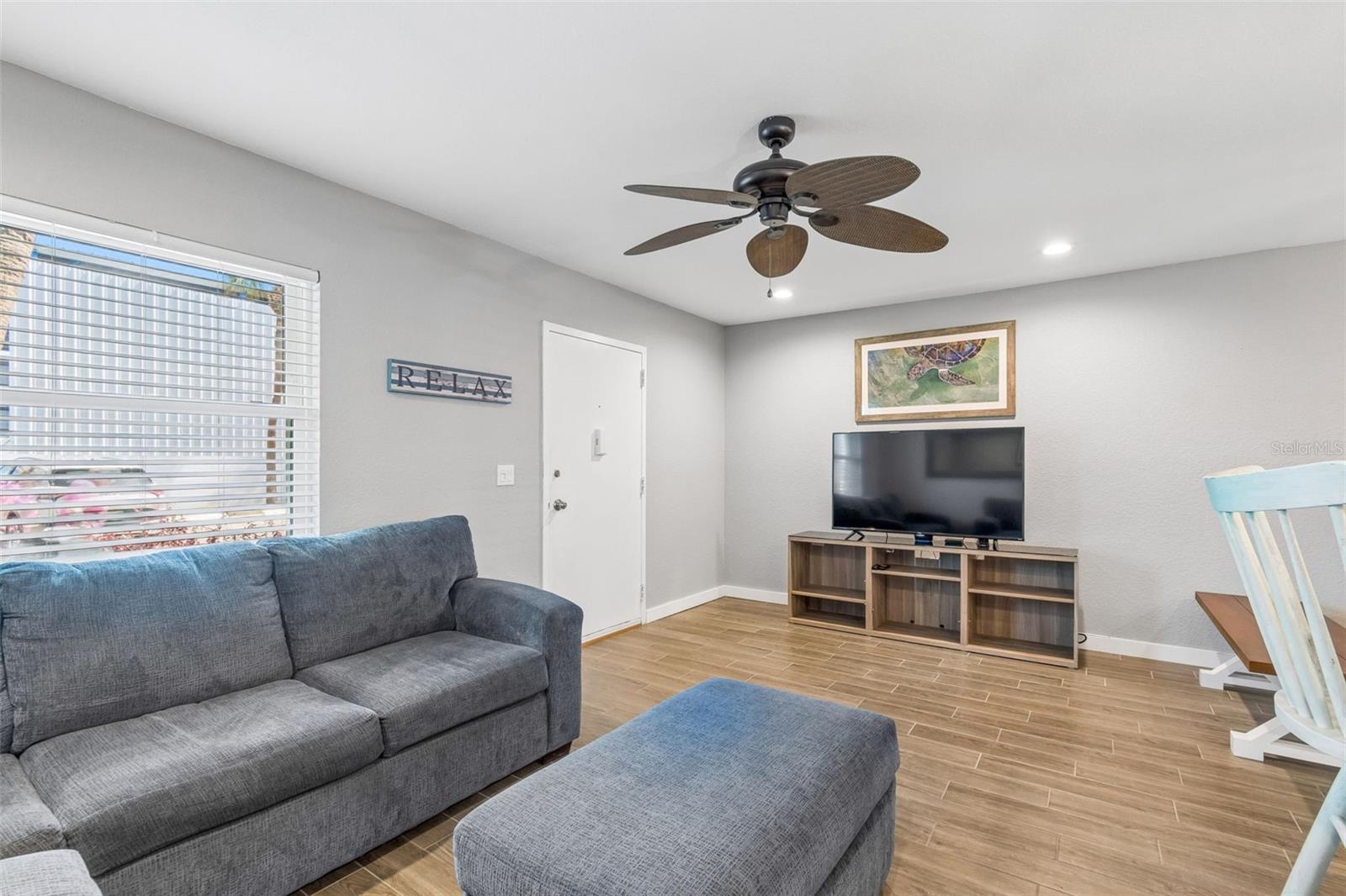 Image 5 of 23 For 4920 38th Way S 101