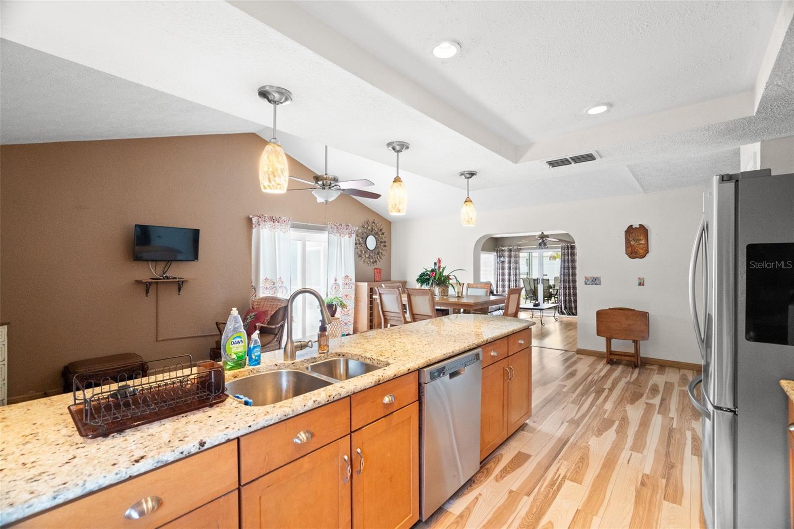 Image 10 of 45 For 7104 Bramblewood Drive