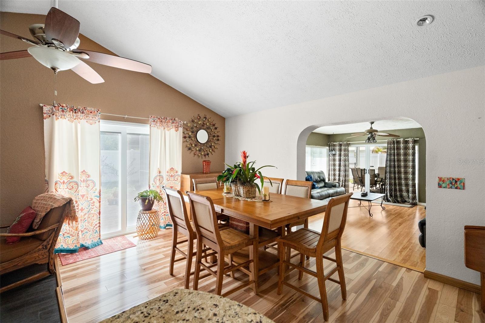 Image 18 of 45 For 7104 Bramblewood Drive