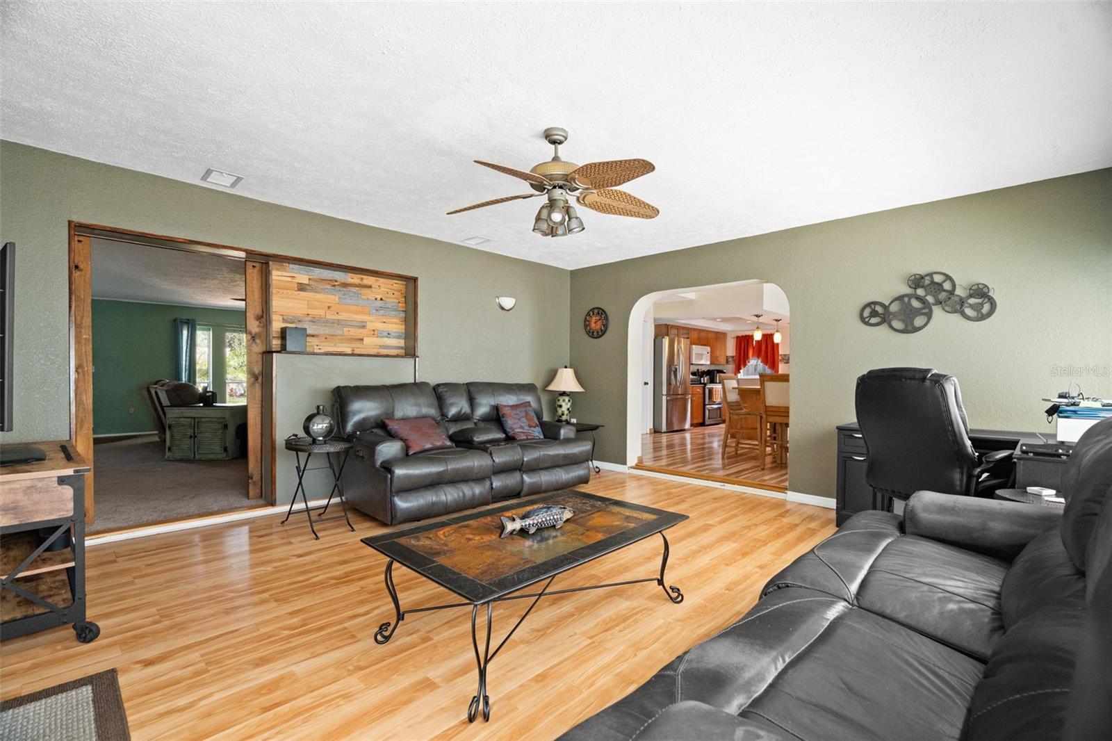 Image 21 of 45 For 7104 Bramblewood Drive