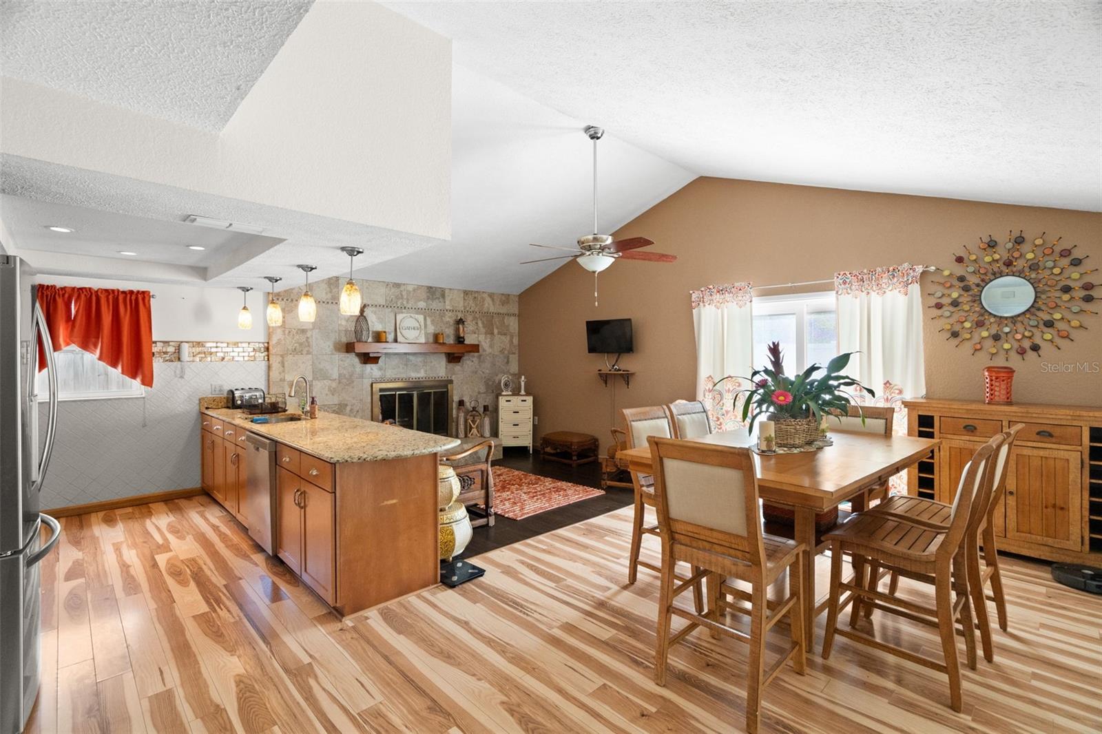 Image 9 of 45 For 7104 Bramblewood Drive