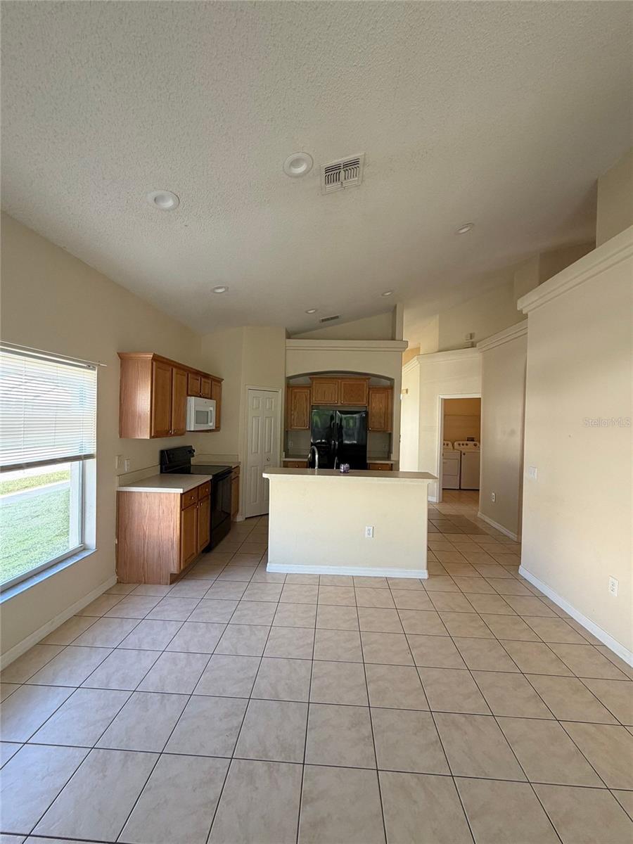 Image 13 of 44 For 16725 Rolling Green Drive