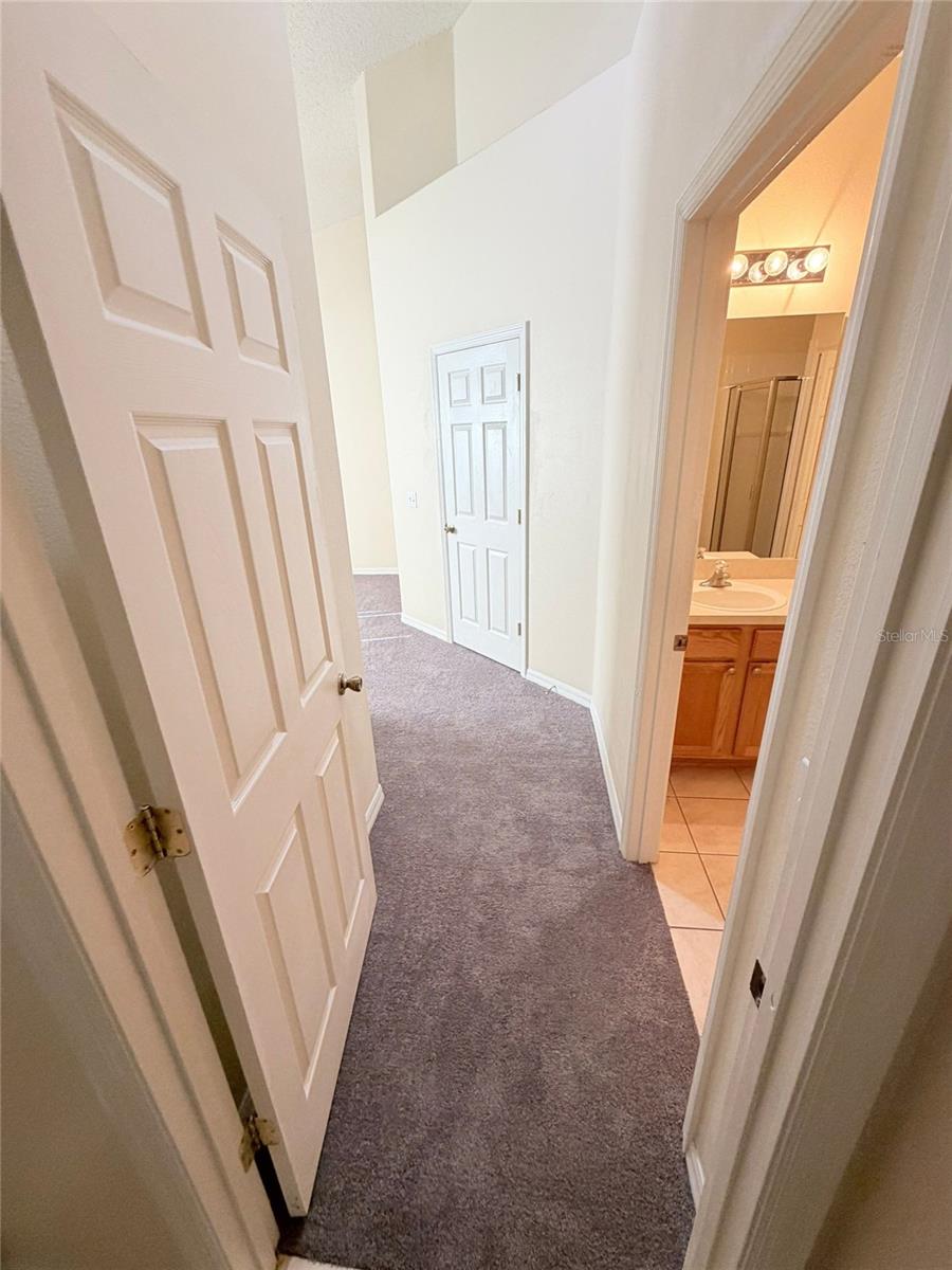 Image 21 of 44 For 16725 Rolling Green Drive