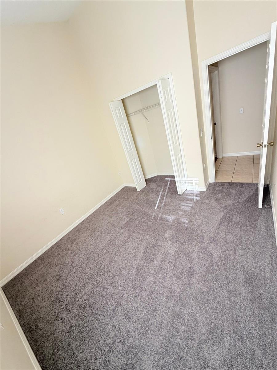 Image 22 of 44 For 16725 Rolling Green Drive