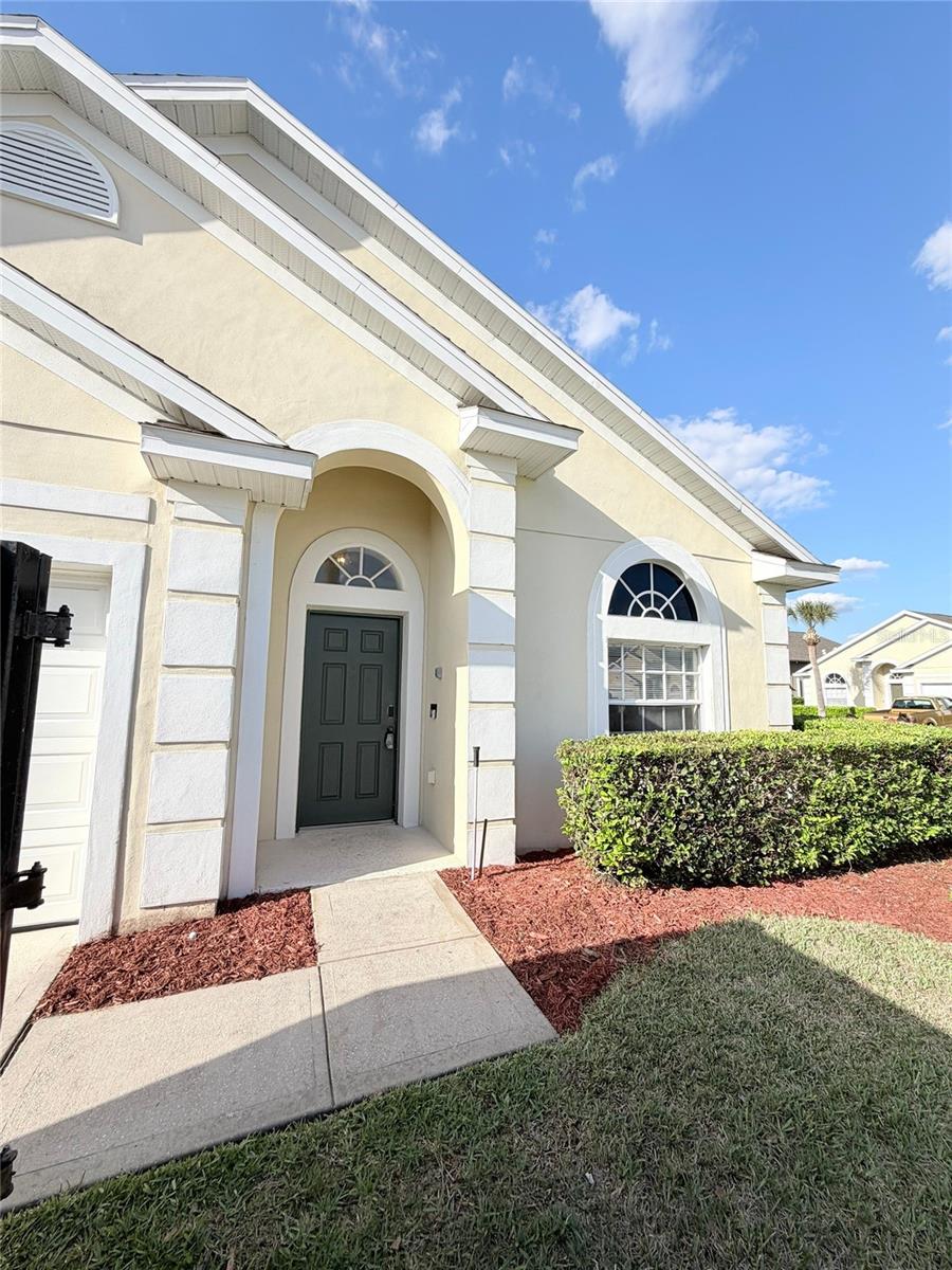 Image 3 of 44 For 16725 Rolling Green Drive