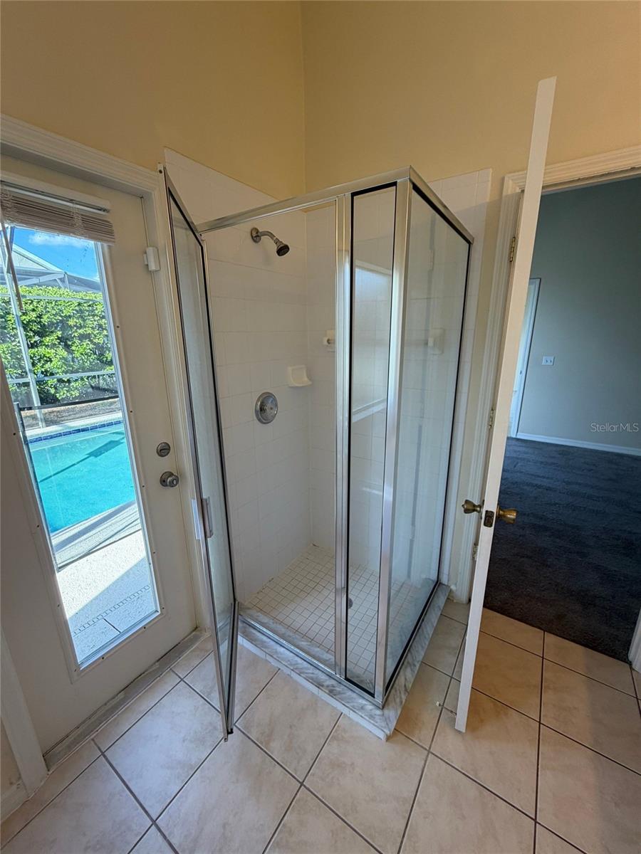 Image 32 of 44 For 16725 Rolling Green Drive