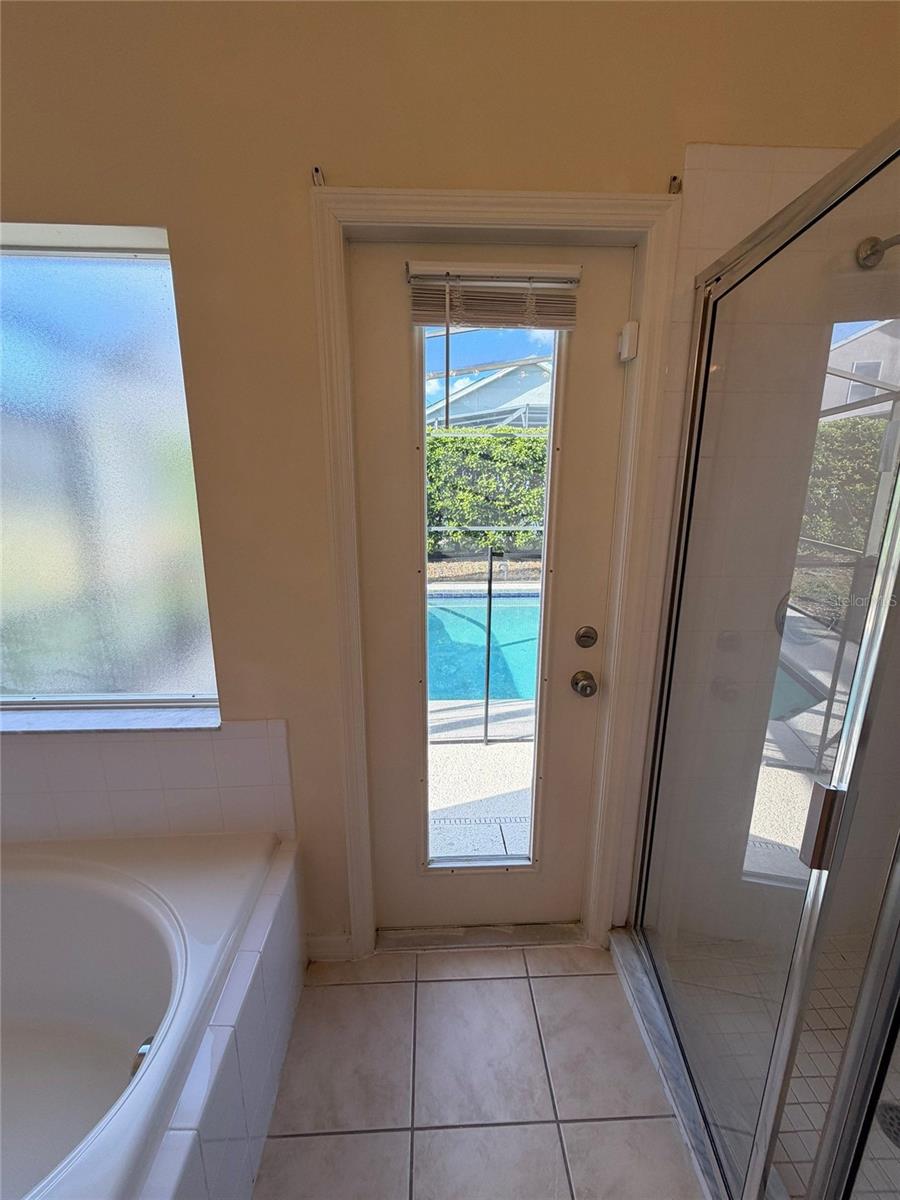 Image 33 of 44 For 16725 Rolling Green Drive