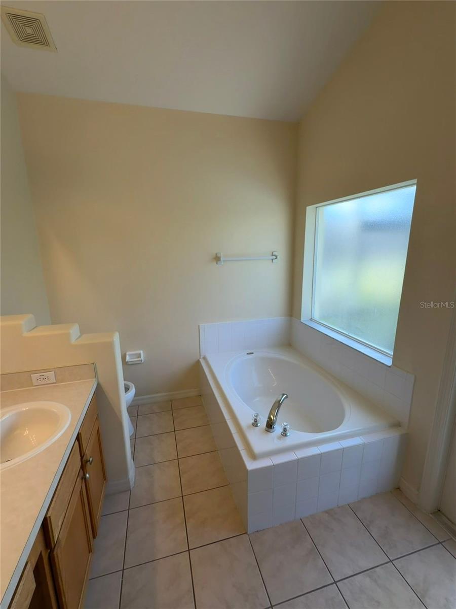 Image 34 of 44 For 16725 Rolling Green Drive