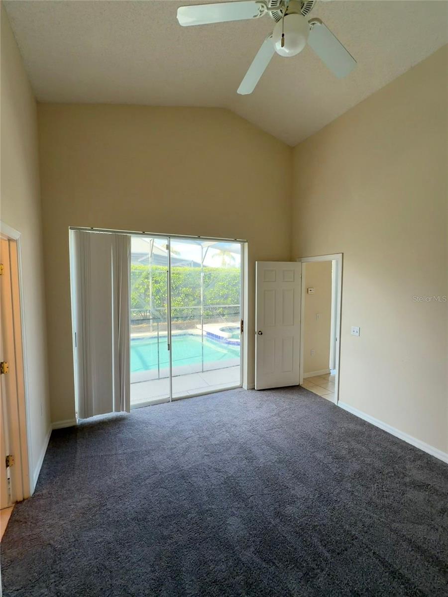 Image 36 of 44 For 16725 Rolling Green Drive