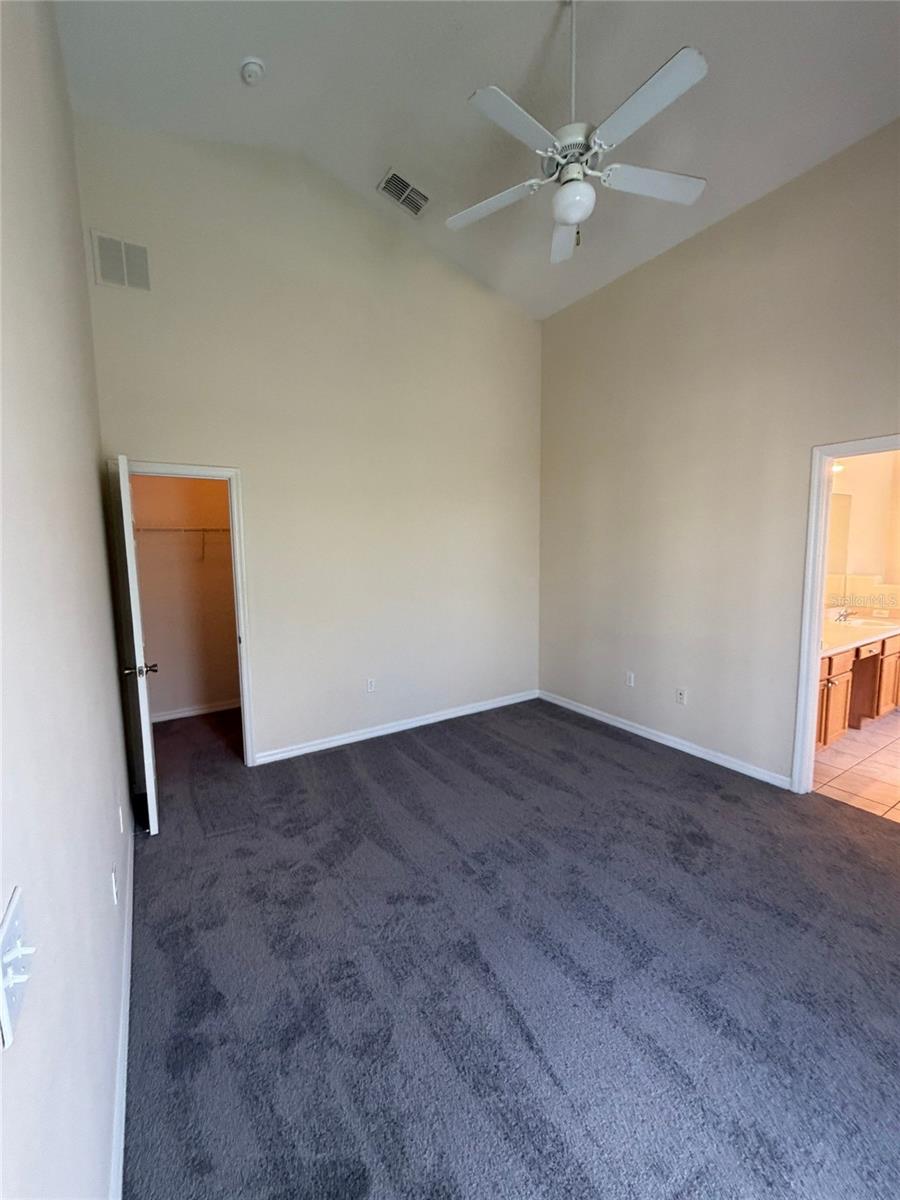 Image 38 of 44 For 16725 Rolling Green Drive