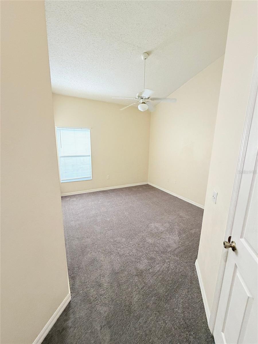 Image 39 of 44 For 16725 Rolling Green Drive