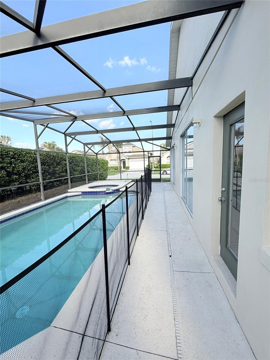 Image 41 of 44 For 16725 Rolling Green Drive