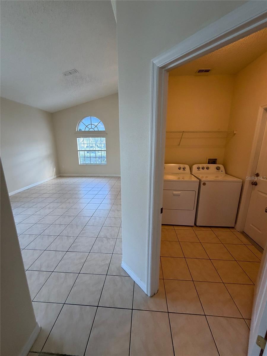 Image 9 of 44 For 16725 Rolling Green Drive