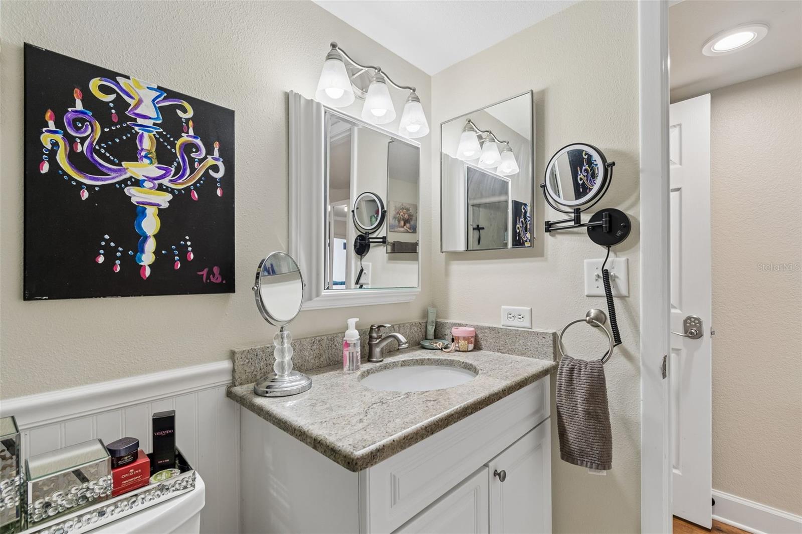 Image 20 of 47 For 2 Adalia Avenue 704