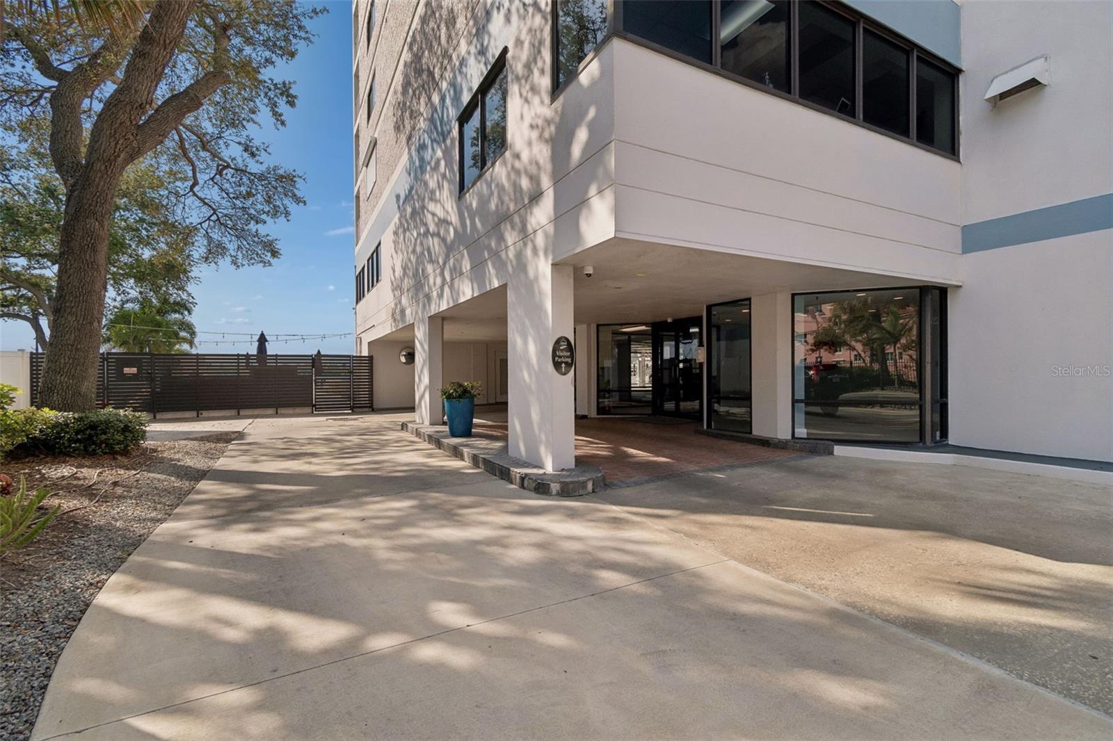 Image 22 of 47 For 2 Adalia Avenue 704