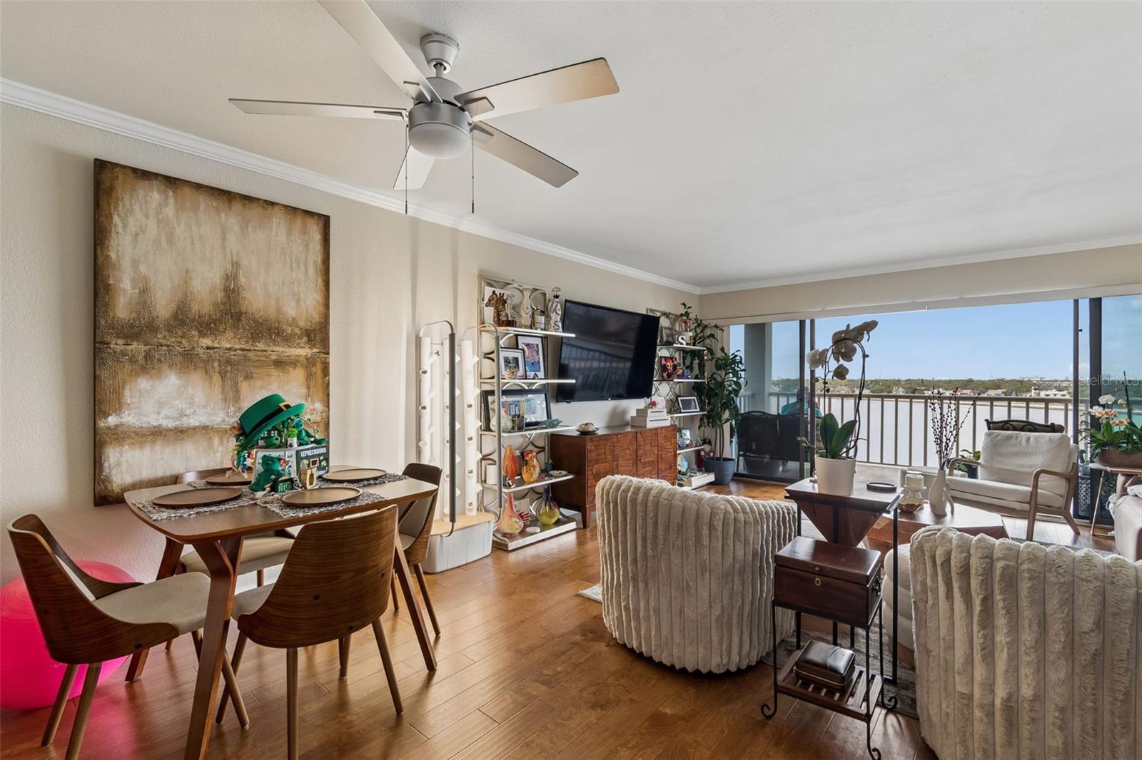 Image 8 of 47 For 2 Adalia Avenue 704