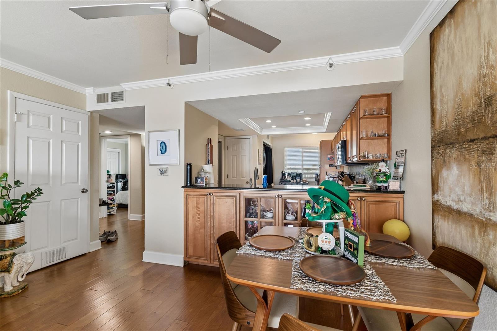 Image 9 of 47 For 2 Adalia Avenue 704