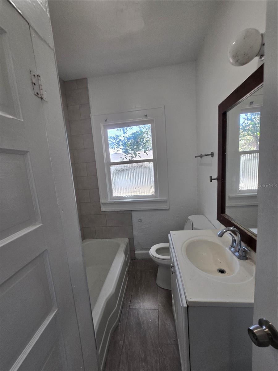 Image 8 of 9 For 2001 11th Street S