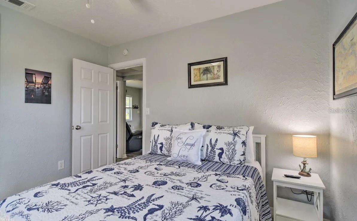 Image 18 of 23 For 10569 86th Avenue