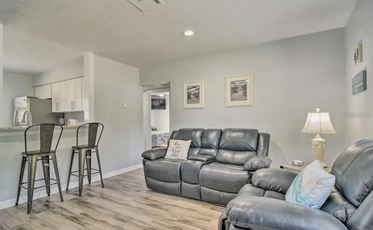 Image 5 of 23 For 10569 86th Avenue