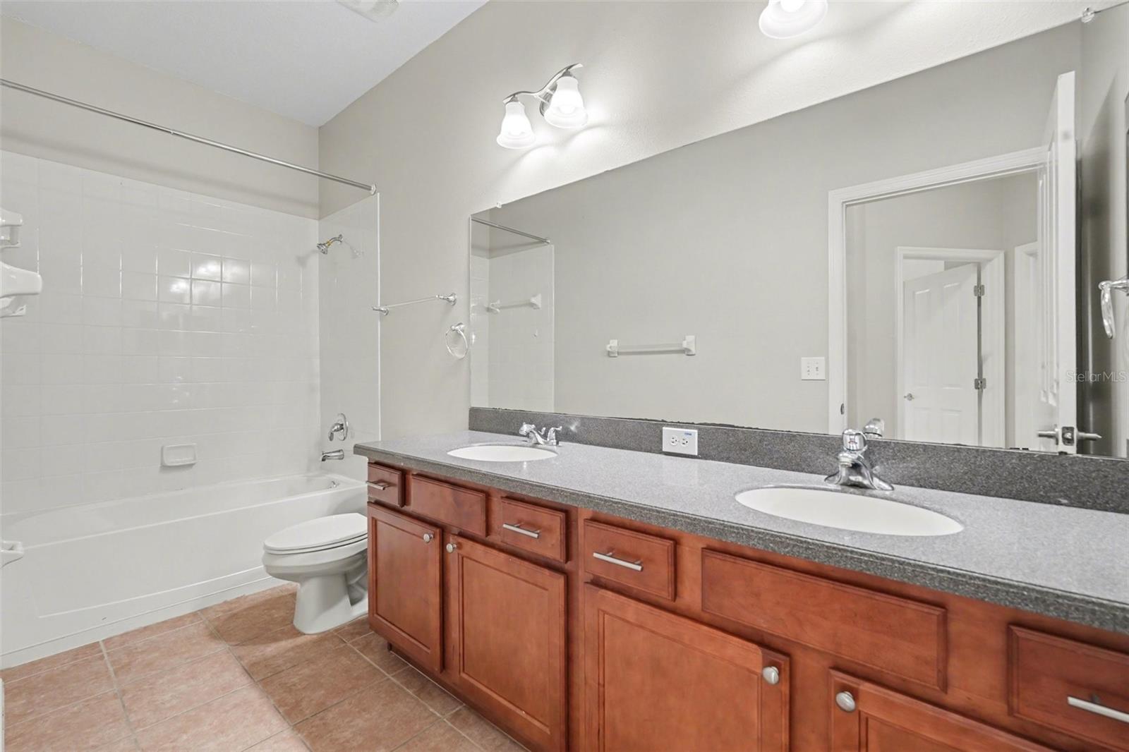 Listing photo id 19 for 433 Down Pine Drive