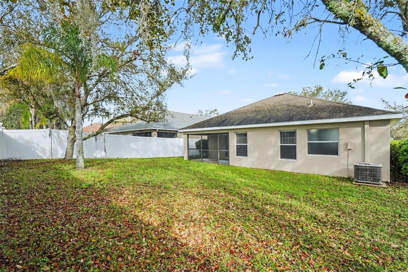 Listing photo id 23 for 433 Down Pine Drive