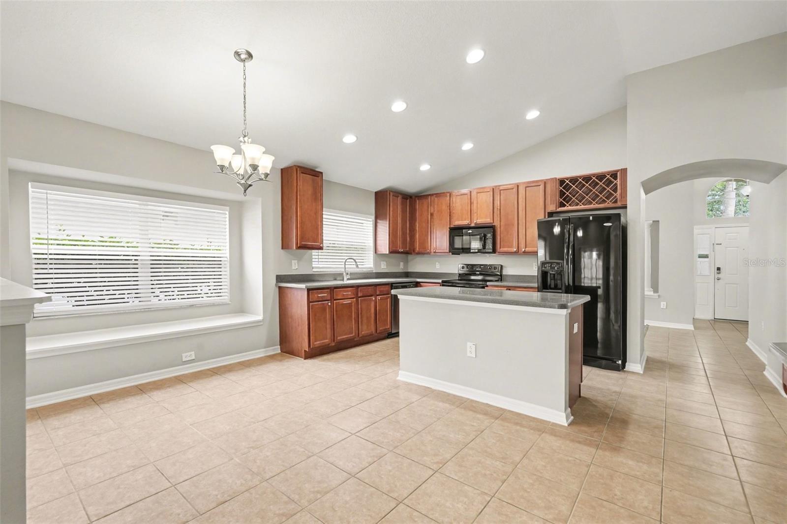 Listing photo id 6 for 433 Down Pine Drive