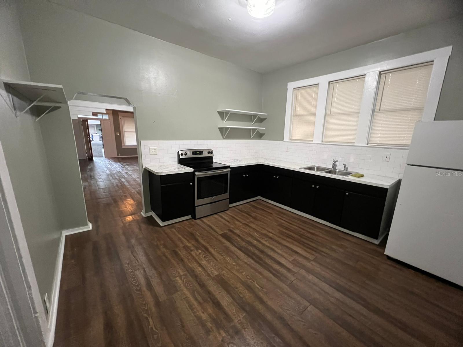 Image 2 of 13 For 3021 Sanchez Street