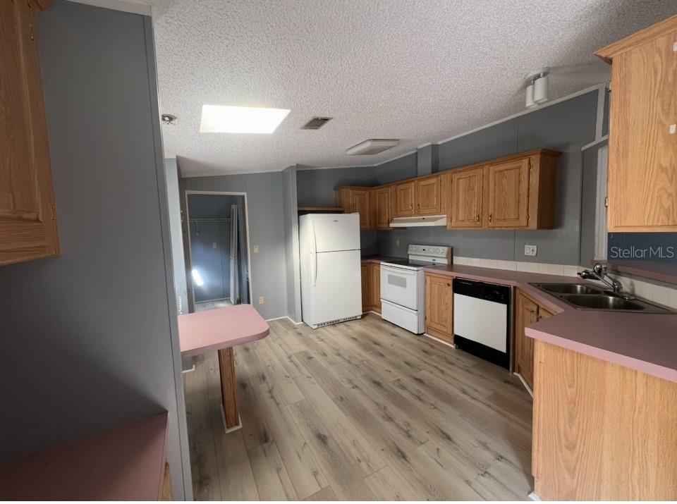 Image 13 of 24 For 13535 Grandville Avenue