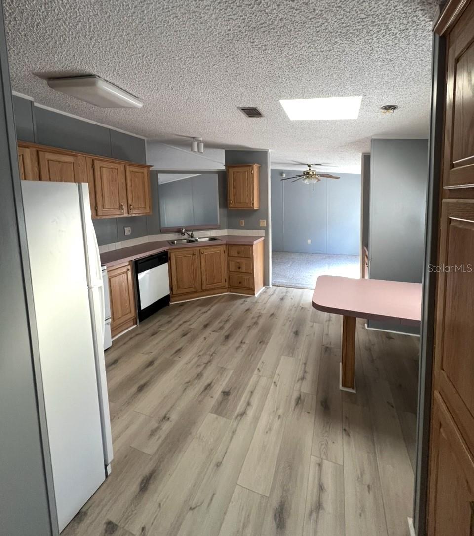 Image 16 of 24 For 13535 Grandville Avenue