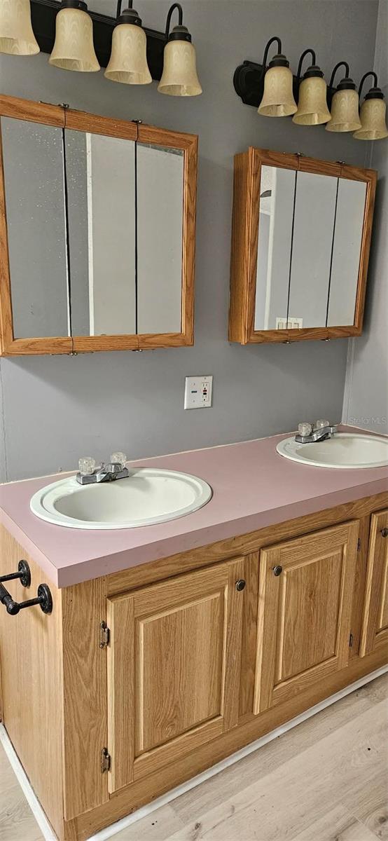 Image 18 of 24 For 13535 Grandville Avenue