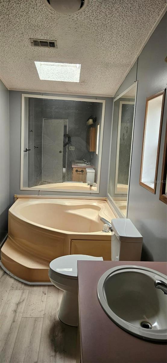 Image 19 of 24 For 13535 Grandville Avenue