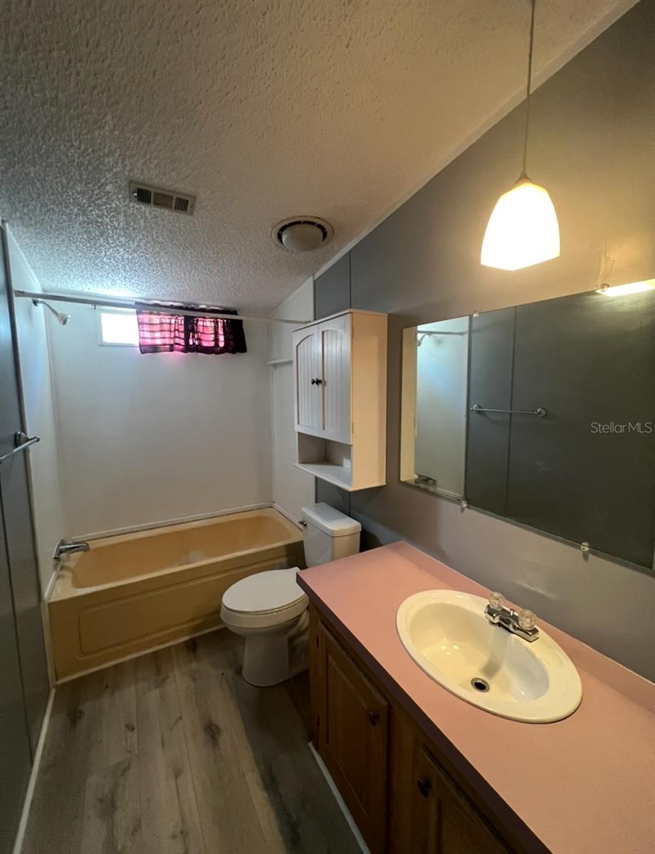 Image 22 of 24 For 13535 Grandville Avenue