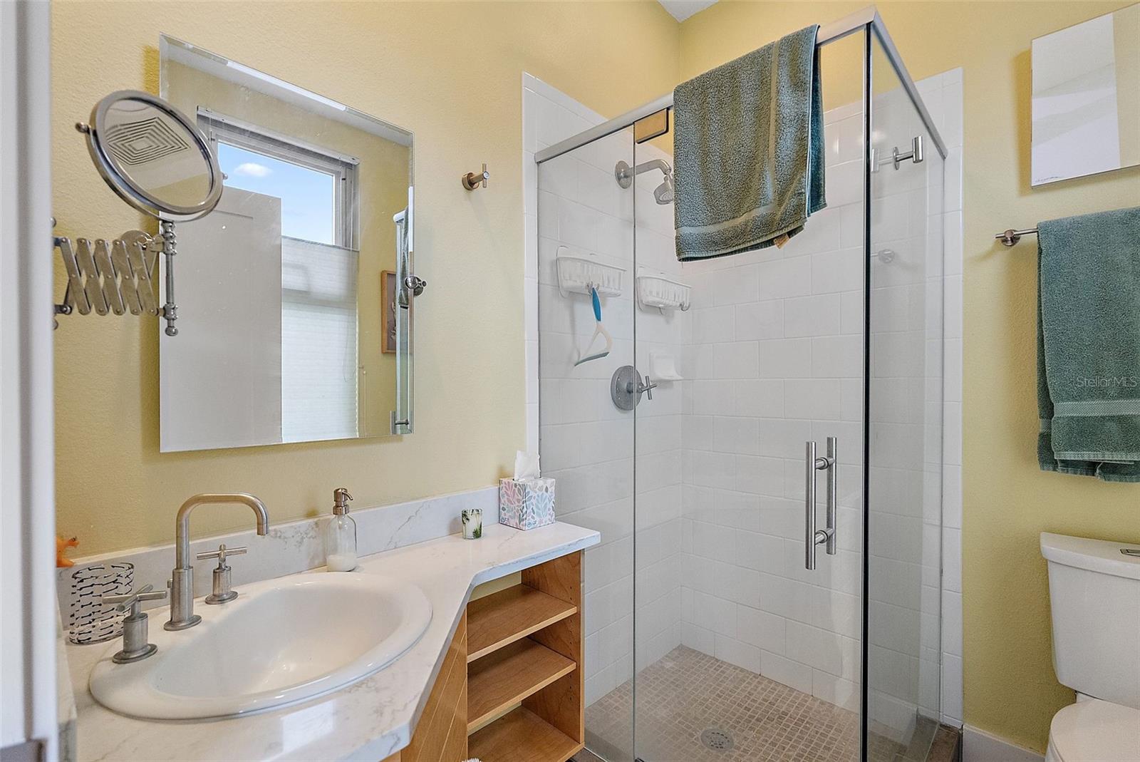 Image 12 of 31 For 325 5th Avenue S 10