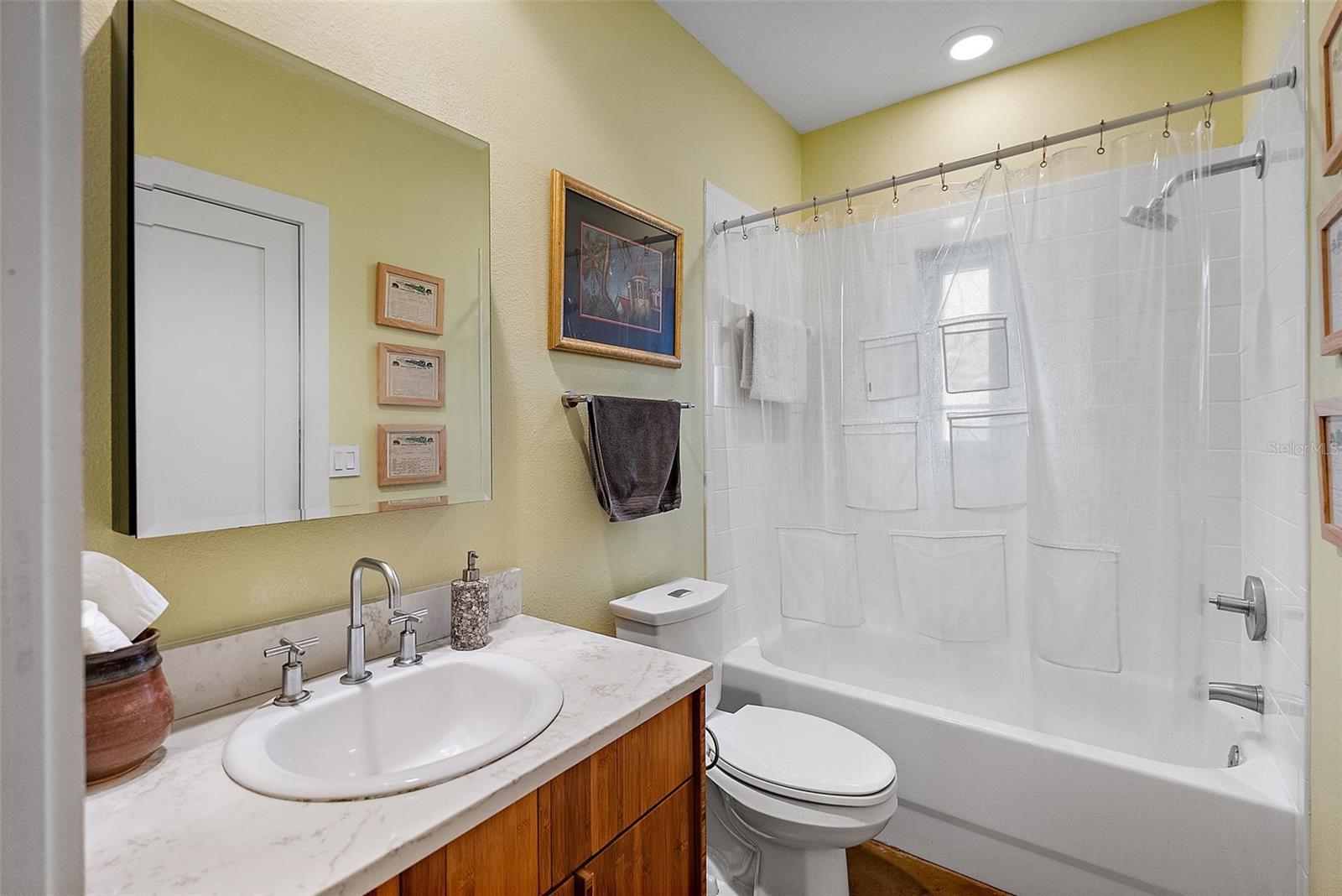 Image 14 of 31 For 325 5th Avenue S 10