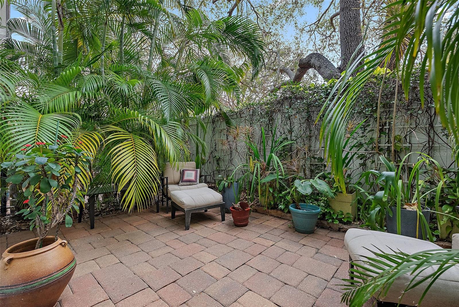 Image 15 of 31 For 325 5th Avenue S 10