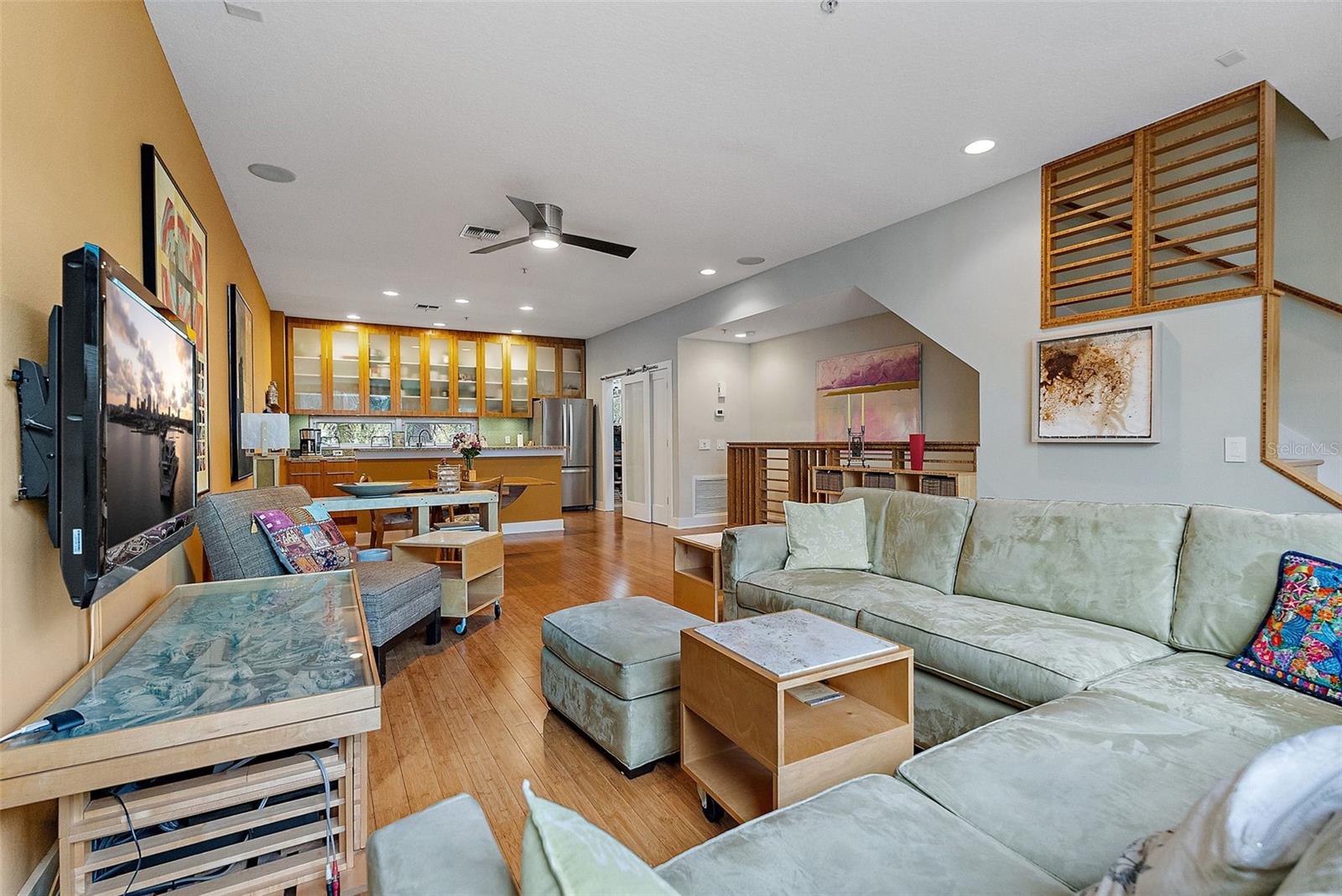 Image 29 of 31 For 325 5th Avenue S 10