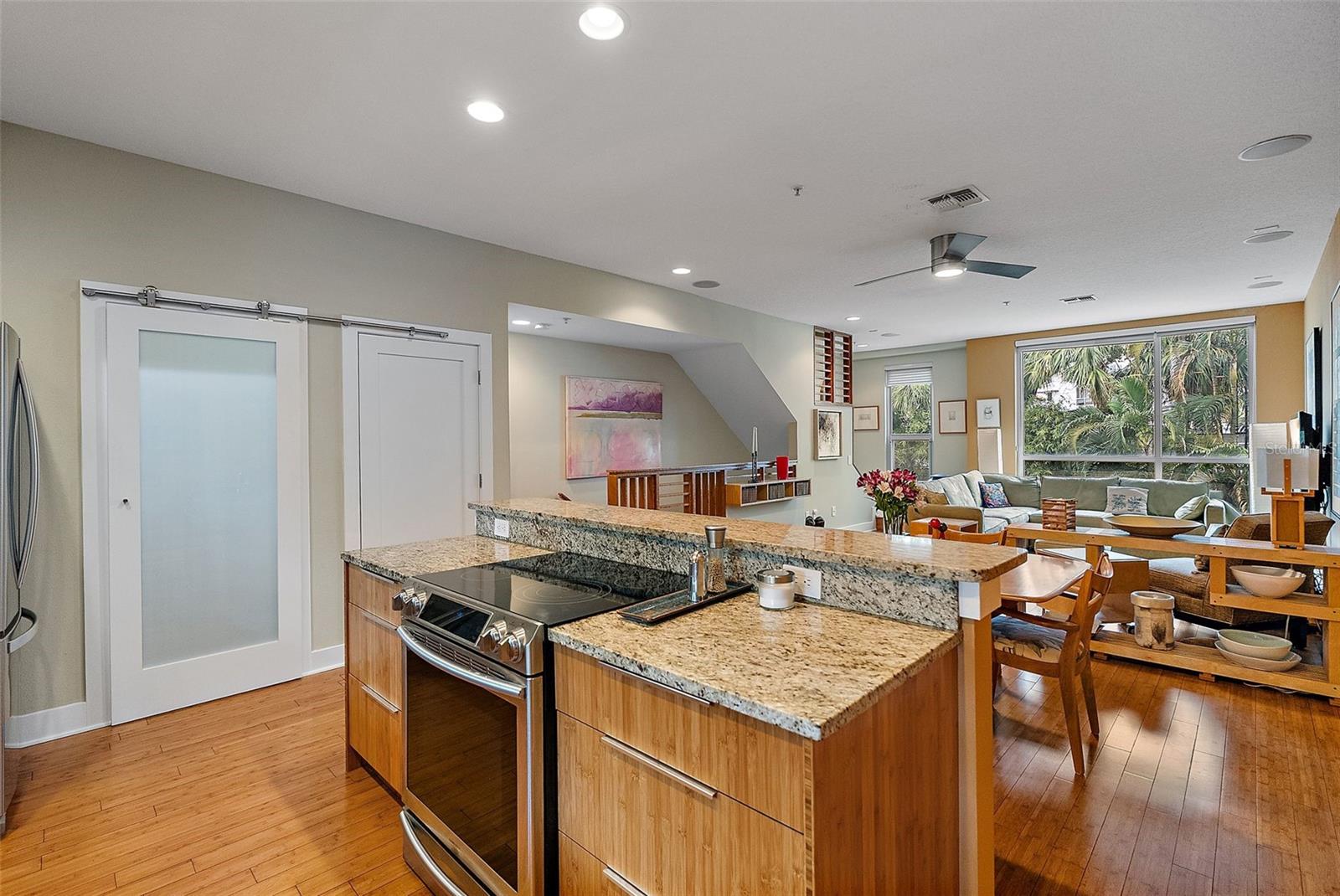 Image 4 of 31 For 325 5th Avenue S 10