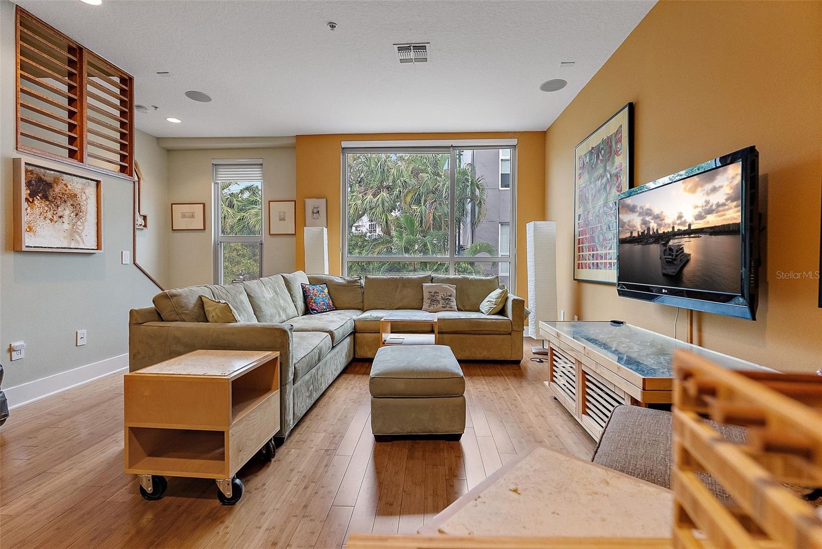 Image 6 of 31 For 325 5th Avenue S 10