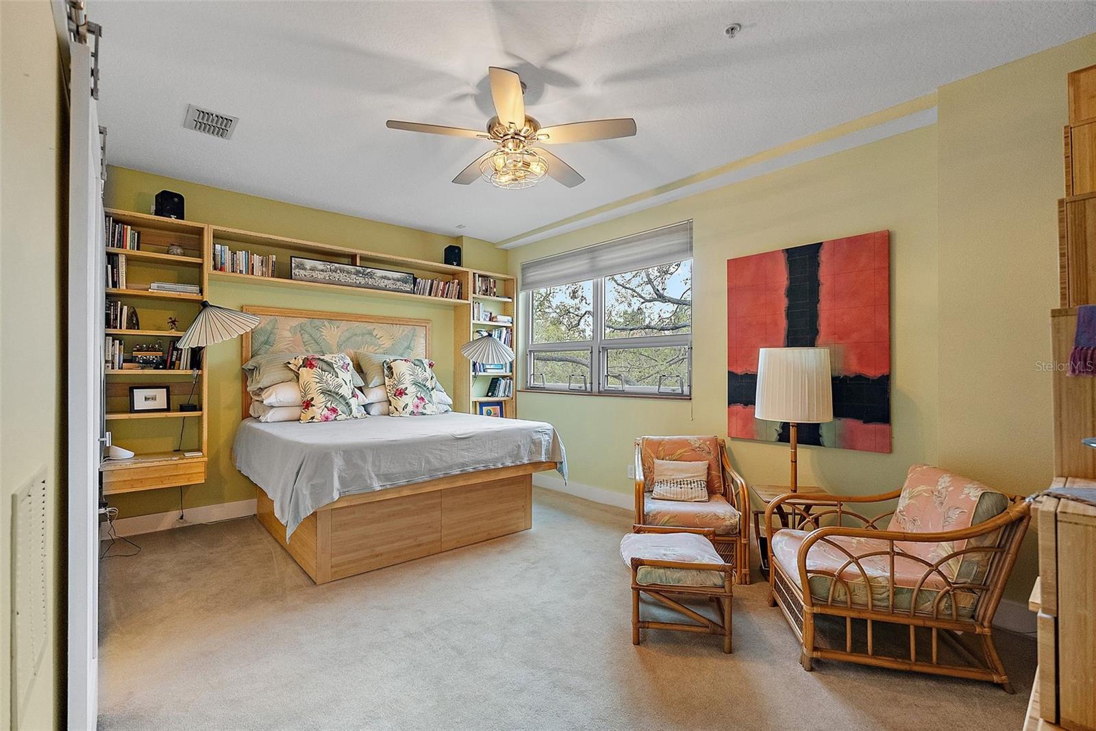 Image 7 of 31 For 325 5th Avenue S 10