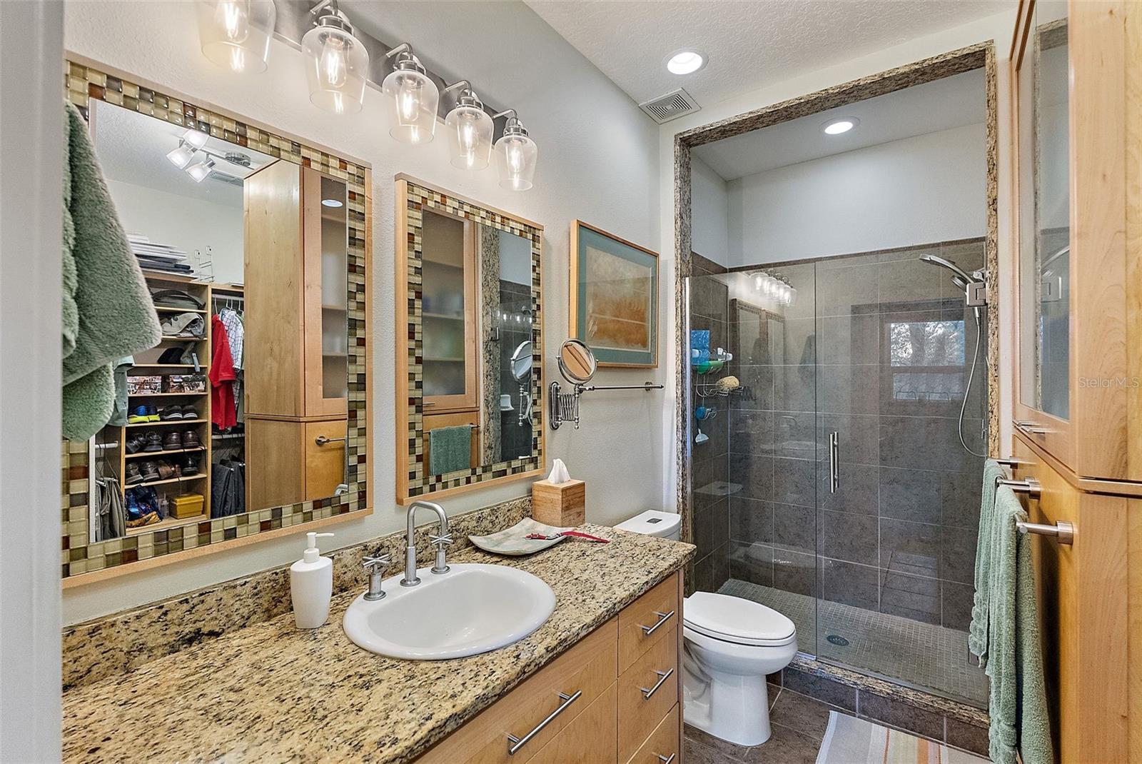 Image 8 of 31 For 325 5th Avenue S 10