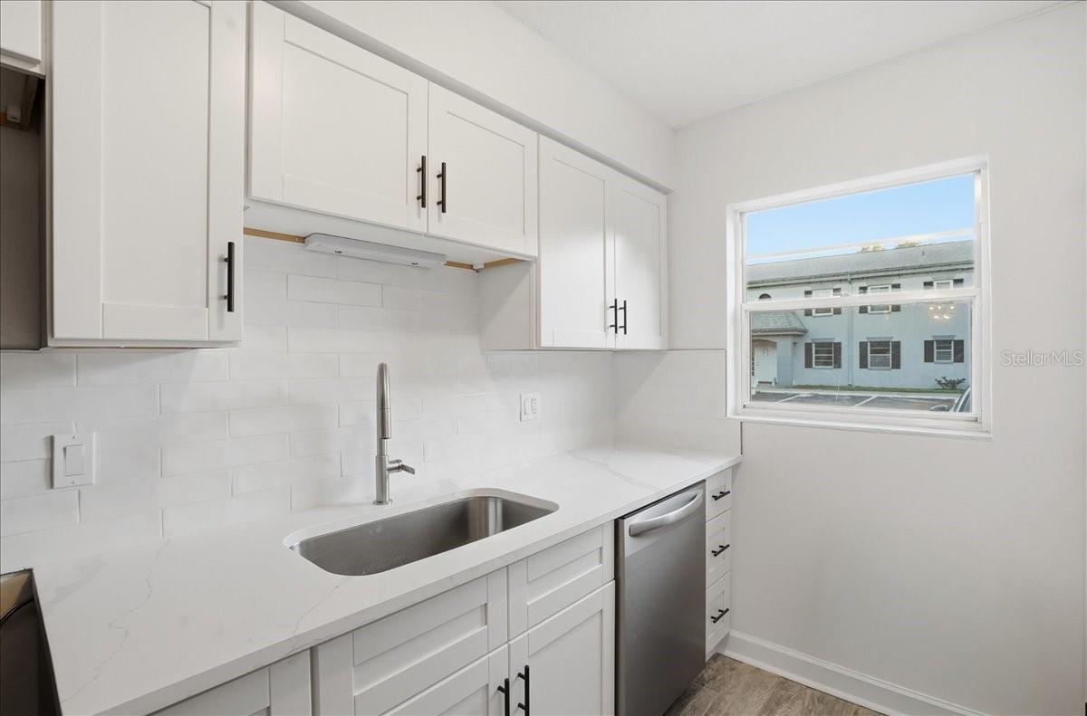 Image 10 of 41 For 6927 Place De La Paix  6927