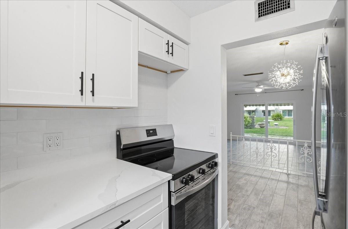 Image 11 of 41 For 6927 Place De La Paix  6927