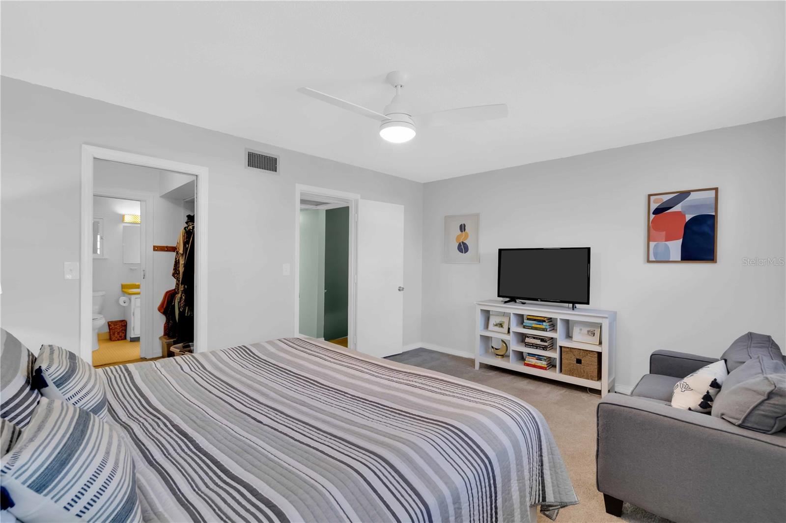 Image 18 of 41 For 6927 Place De La Paix  6927