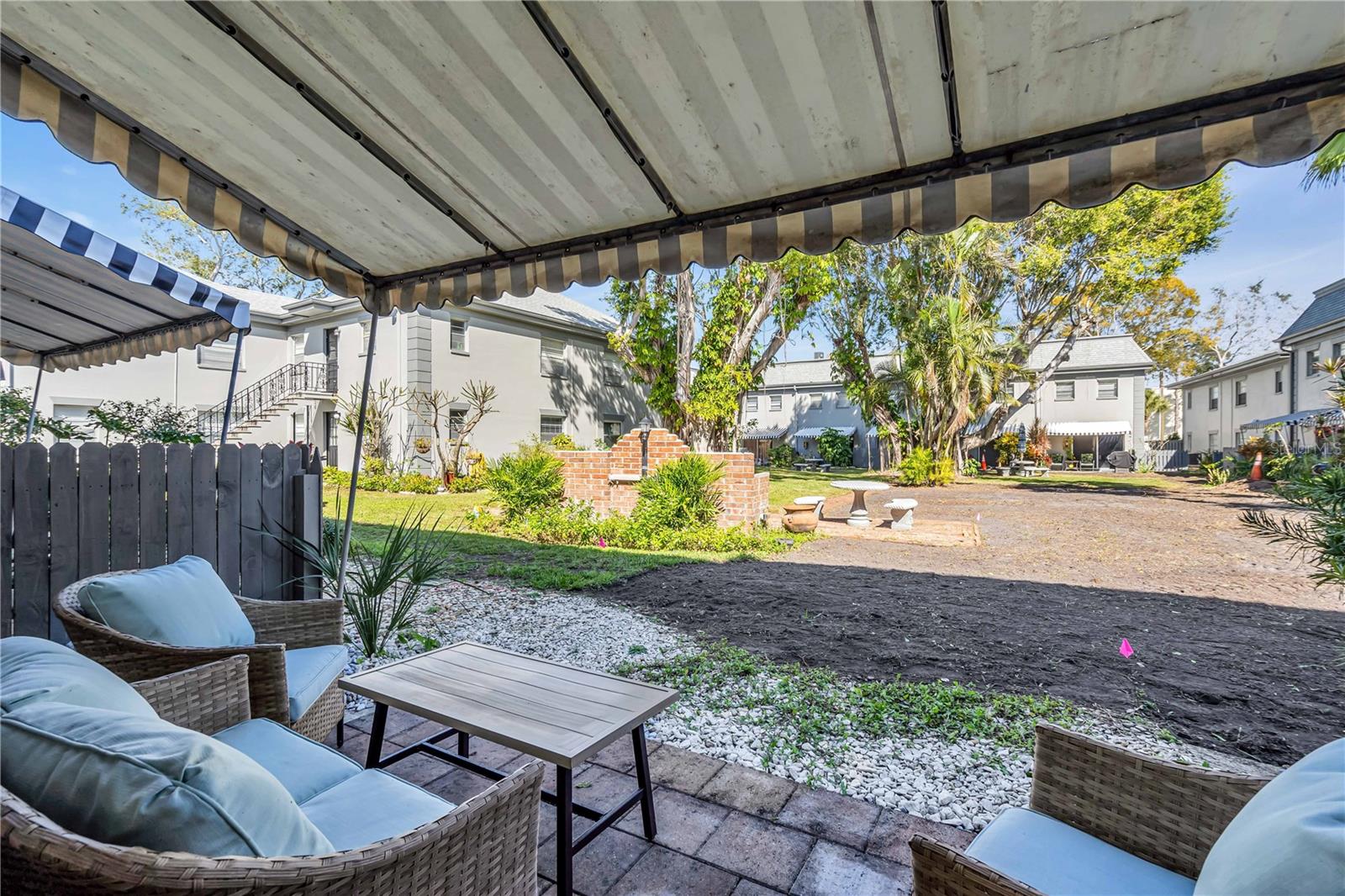 Image 22 of 41 For 6927 Place De La Paix  6927